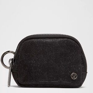 NWT Lululemon Everywhere Belt Bag Nano
Glitter